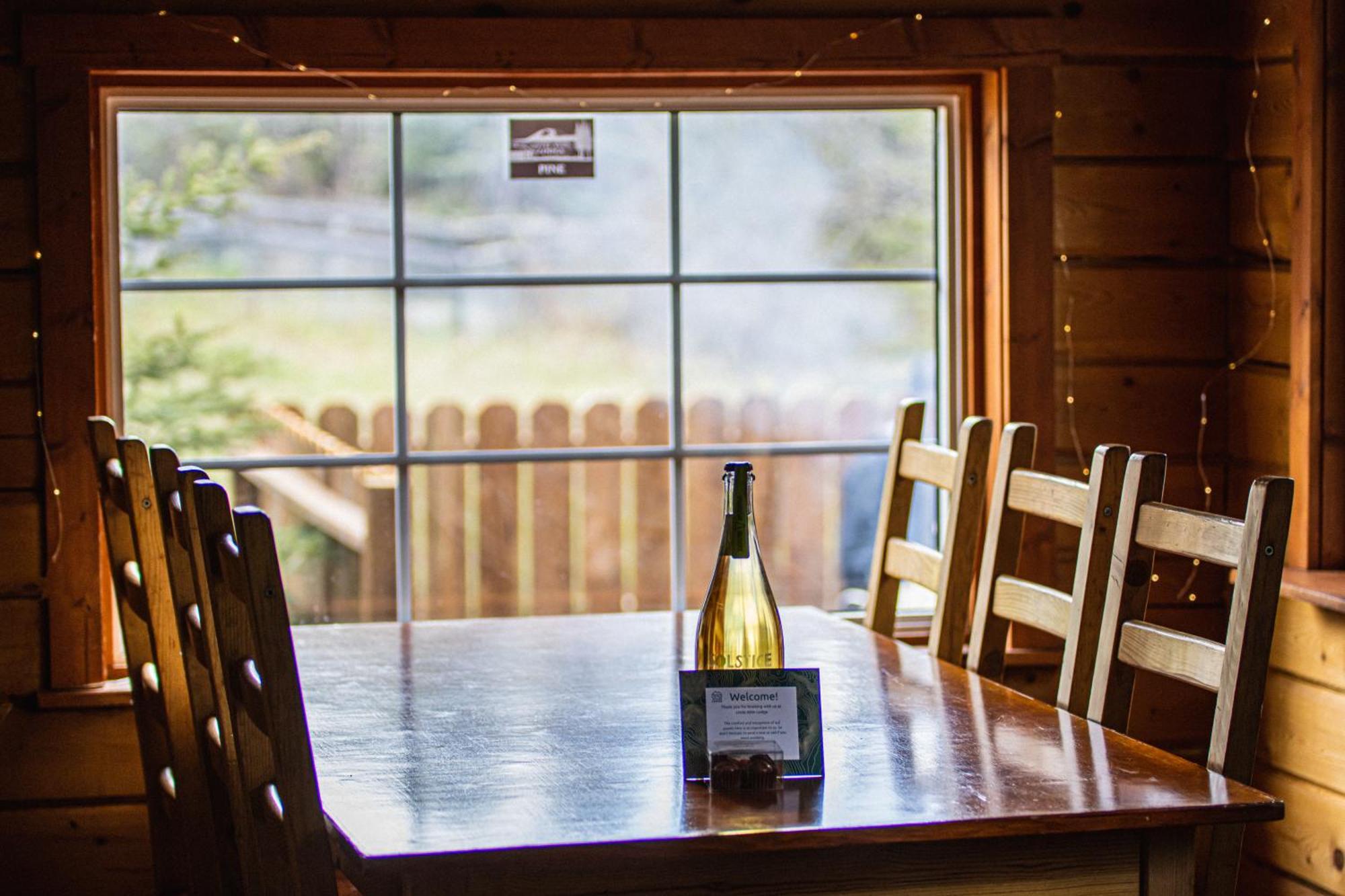 Little Atlin Lodge Tagish ภายนอก รูปภาพ